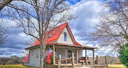 Vivid 'cedar Ridge' Cabin ~ 23 Miles to Wichita!