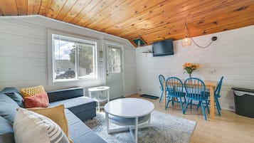 Cottage (2 Bedrooms) | Interior