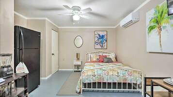 Apartment (0 Bedroom) | Interior