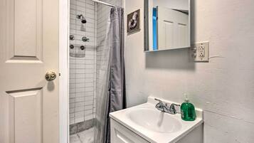 Apartment (0 Bedroom) | Interior