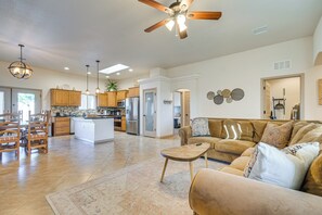 House (3 Bedrooms) | Interior