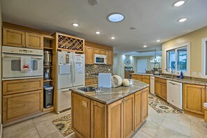 المنشأة من الداخل