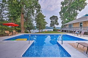 House (4 Bedrooms) | Interior - Riverfront Paradise w/ Hot Tub & Pool in Kinsale! (Kinsale)