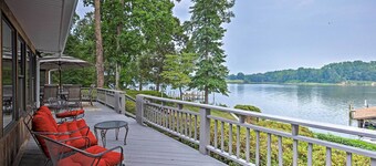 Riverfront Paradise w/ Hot Tub & Pool in Kinsale!