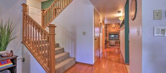 Deck + Yard: Family-friendly Pinetop Retreat