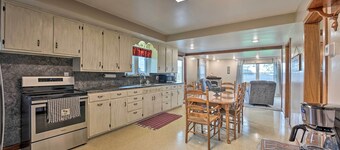 'rise and Shine Farm' in Goshen w/ BBQ & Fire Pit!