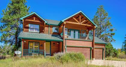 2 Mi to Frisco Slopes: Cozy Retreat w/ Mtn Views!