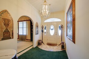 House (4 Bedrooms) | Interior - Hot Springs Home With Pool - 1/2 Mile to Oaklawn! (Hot Springs)