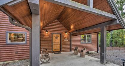 Creekside Broken Bow Cabin w/ Hot Tub & Fire Pit!