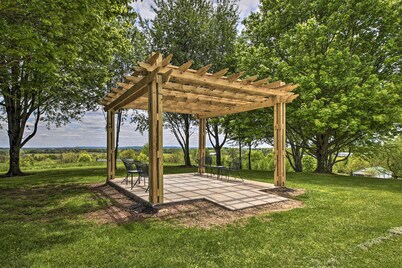 'blue Moon Cottage' w/ Amazing Views of 5 Counties
