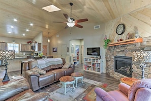 House (3 Bedrooms) | Interior
