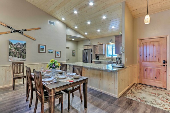 House (3 Bedrooms) | Interior