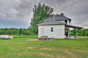 Interior - Remodeled Cecil Farmhouse, Near Shawano Lake! (Cecil)