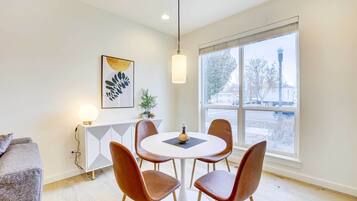 Apartment (2 Bedrooms) | Bahagian dalam