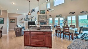 Unclassified image, 3 of 41, button - Bull Shoals Retreat w/ Panoramic River Views! (Flippin)