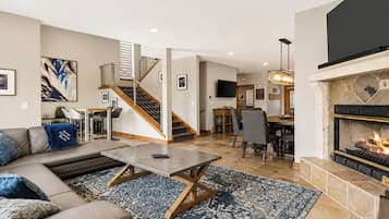 House (5 Bedrooms) | Front of property