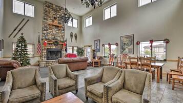 House (5 Bedrooms) | Interior