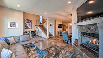 House (5 Bedrooms) | Front of property