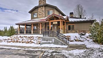 House (5 Bedrooms) | Interior