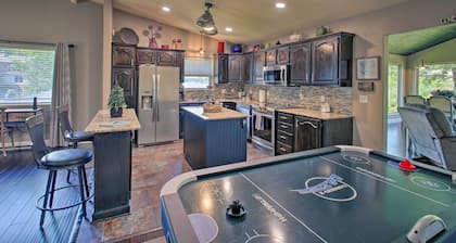 Lakefront Haven Near Oaklawn & Casino Resort!