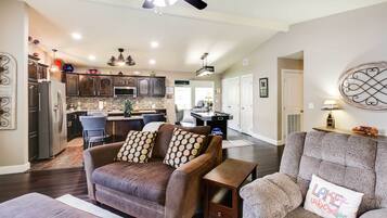 House (3 Bedrooms) | Interior