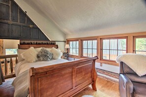 House (3 Bedrooms) | Interior - Snow Pine Retreat - Remote Crescent Log Cabin! (Crescent)