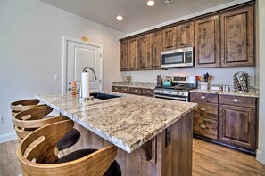 Apartment (4 Bedrooms) | Interior - Modern Washington Home - Pool & Trail Access! (Washington)