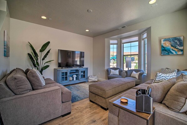 Apartment (4 Bedrooms) | Interior - Modern Washington Home - Pool & Trail Access! (Washington)