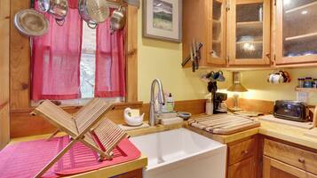 Apartment (0 Bedroom) | Interior