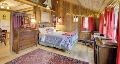 Cozy 1930s-style Waterfront Maine Cabin w/ Dock!