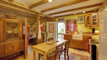 Apartment (0 Bedroom) | Interior