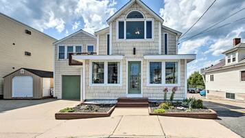 House (3 Bedrooms) | Front of property