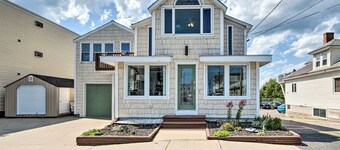 Sun-soaked Coastal Cottage w/ Deck + Walk to Beach