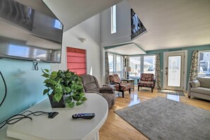 House (3 Bedrooms) | Interior - Sun-soaked Coastal Cottage w/ Deck + Walk to Beach (Old Orchard Beach)