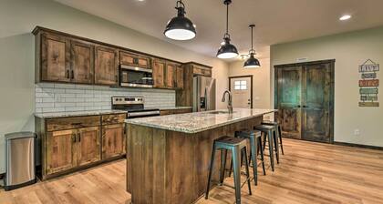 Modern Nisswa Escape w/ Deck: Walk to Gull Lake!