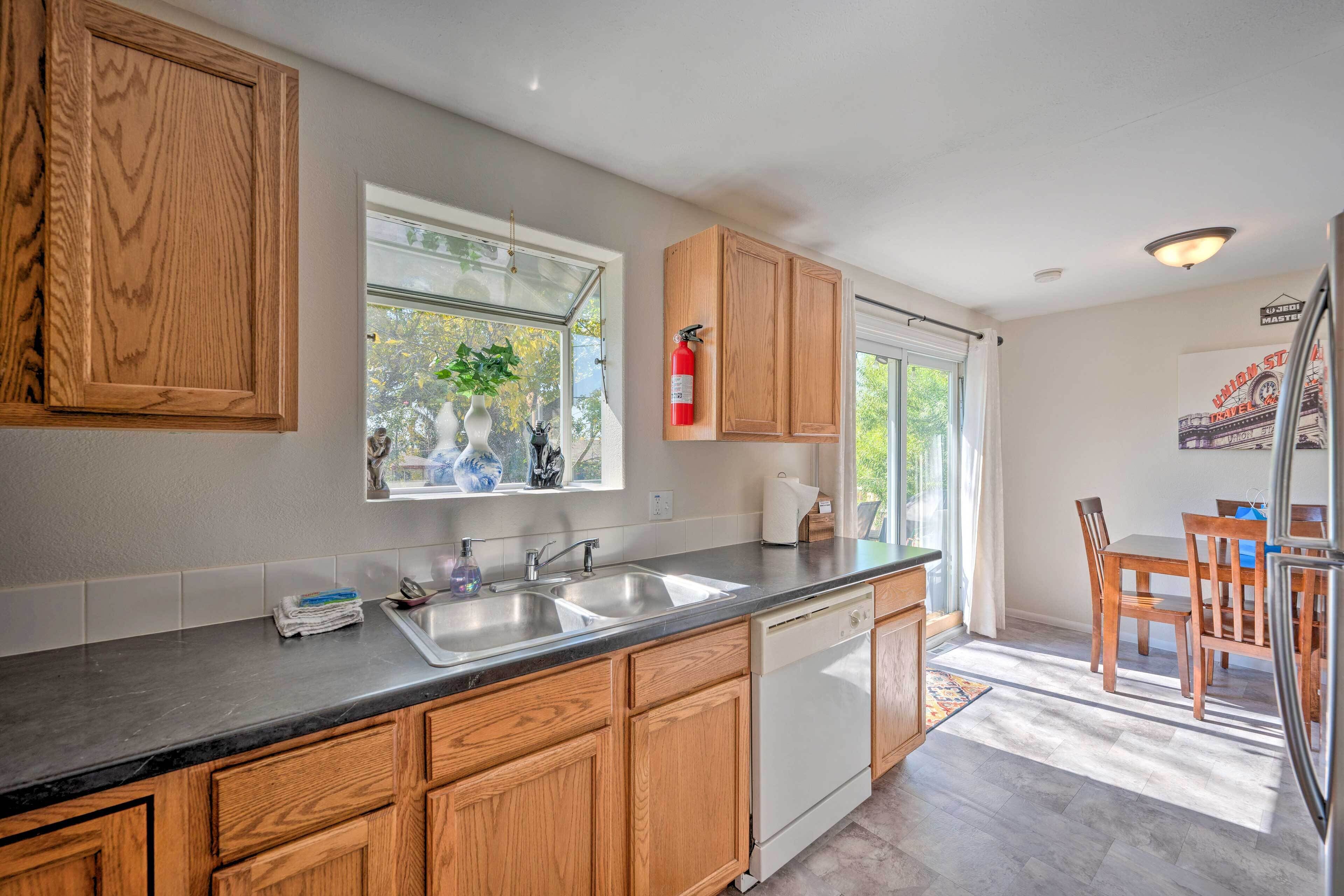 Micro-ondes, four, plaque de cuisson, lave-vaisselle