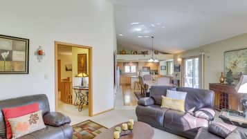 ุงูู
ูุดุฃุฉ ู
ู ุงูุฏุงุฎู