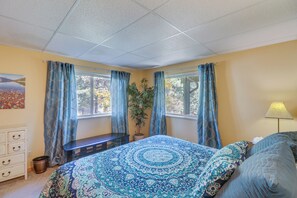 Interior - 1 Mi to Flathead Lake: Bigfork Village Retreat (Bigfork)