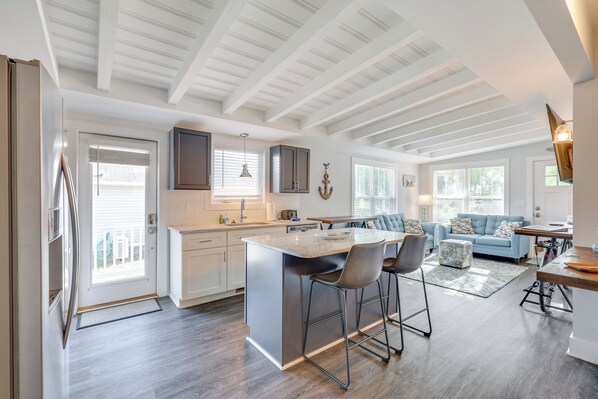 House (2 Bedrooms) | Interior