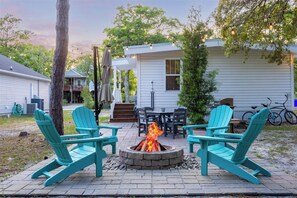 Interior - Modern Oak Island Escape: 1 Mile to Long Beach! (Oak Island)