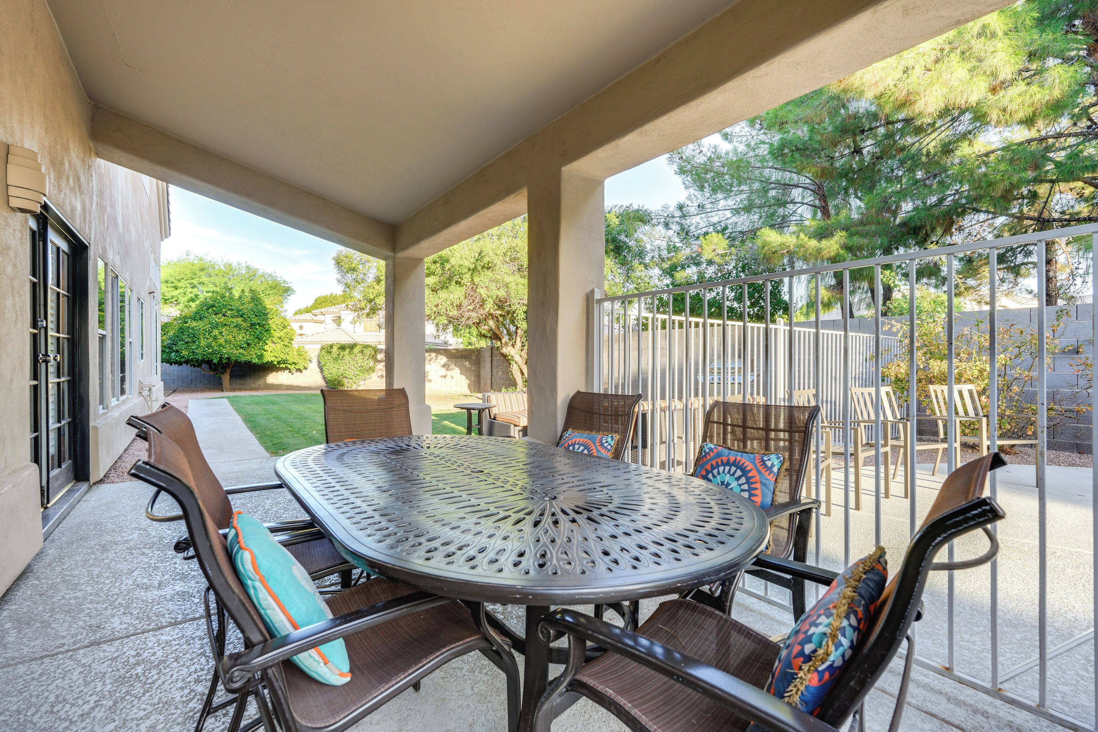 House (6 Bedrooms) | Interior