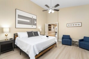 House (6 Bedrooms) | Interior
