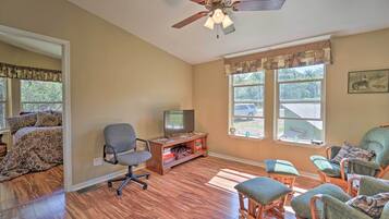 House (2 Bedrooms) | Interior