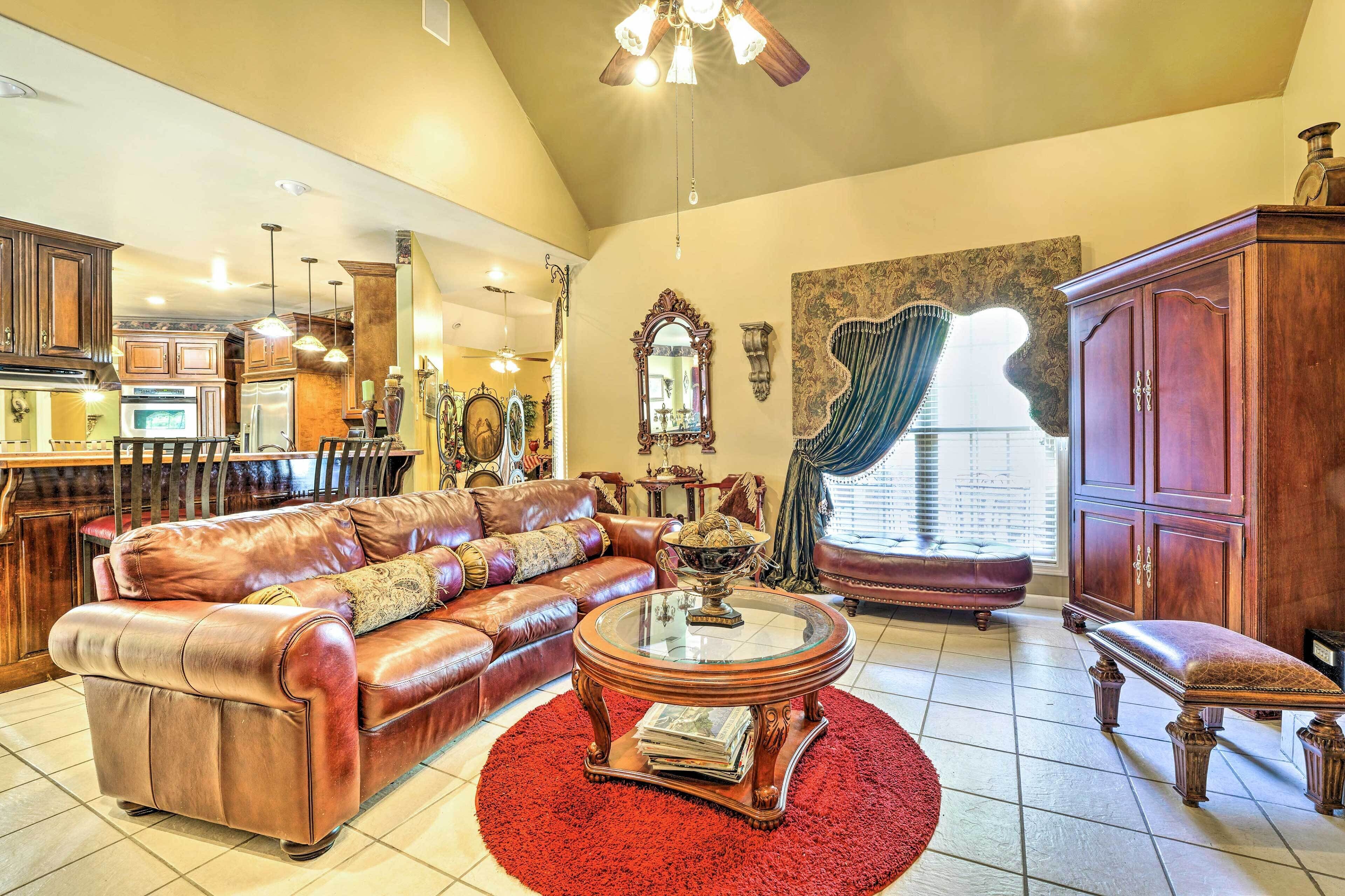 House (4 Bedrooms) | Interior