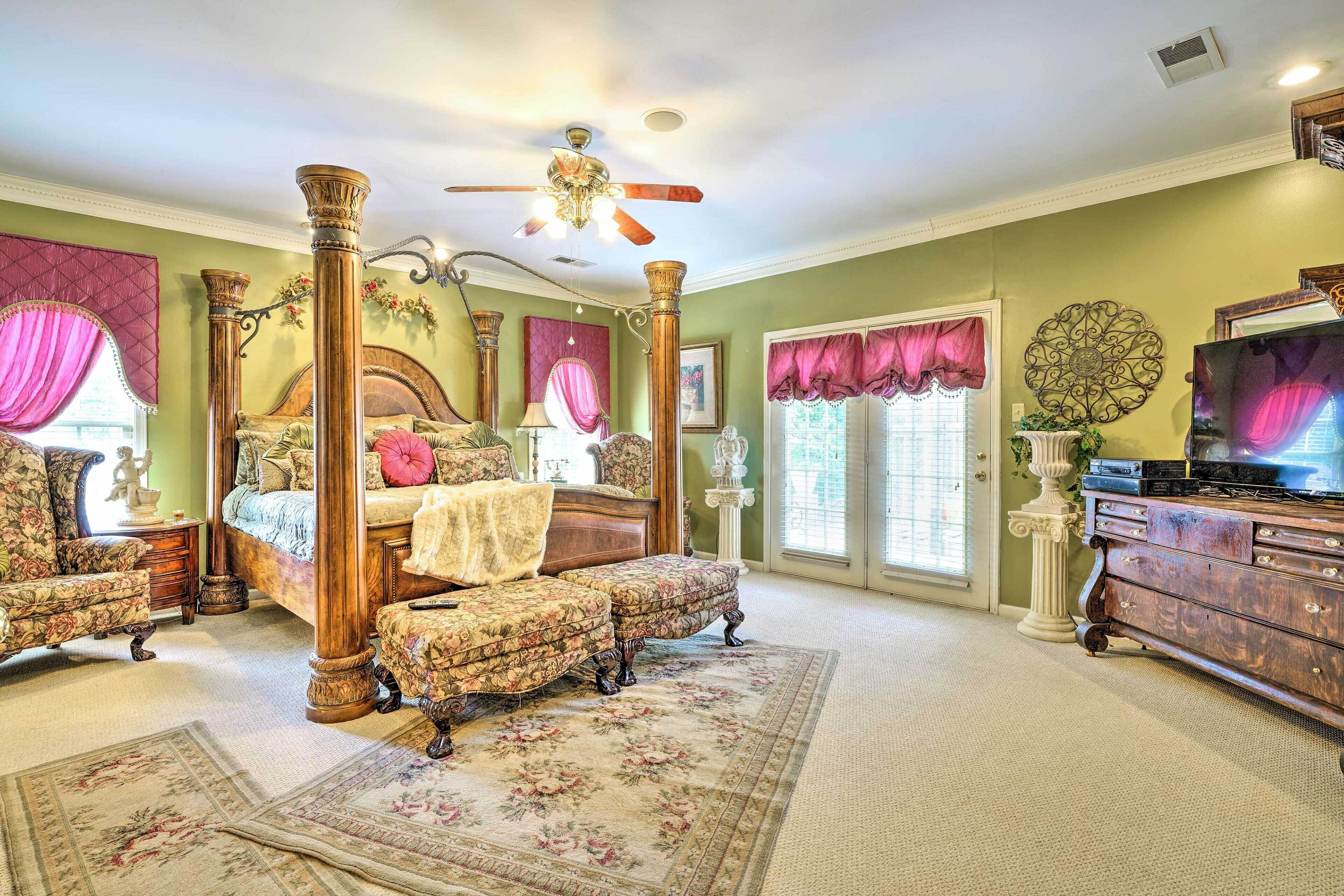 House (4 Bedrooms) | Interior