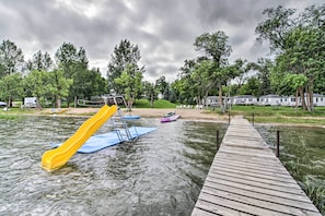 Beach - Lovely Lake Cabin: Boat Rentals & On-site Bar (Dent)