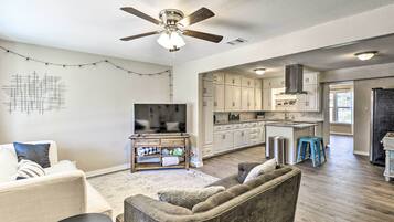 Rumah (3 Bedrooms) | Bagian depan properti