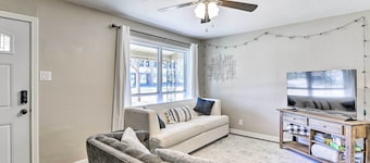 1 Mi to At&t Stadium: Downtown Arlington Home