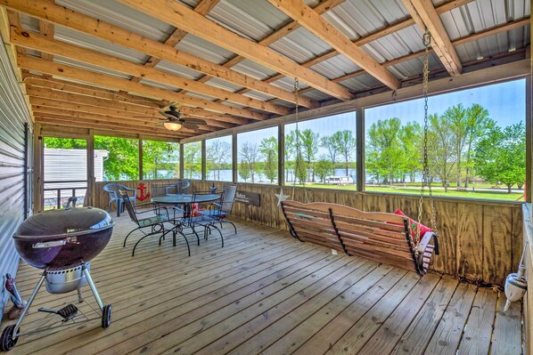 House (3 Bedrooms) | Interior - Cozy Hardin Retreat w/ Lake Kentucky View! (Hardin)