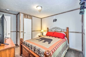 House (3 Bedrooms) | Interior - Cozy Hardin Retreat w/ Lake Kentucky View! (Hardin)
